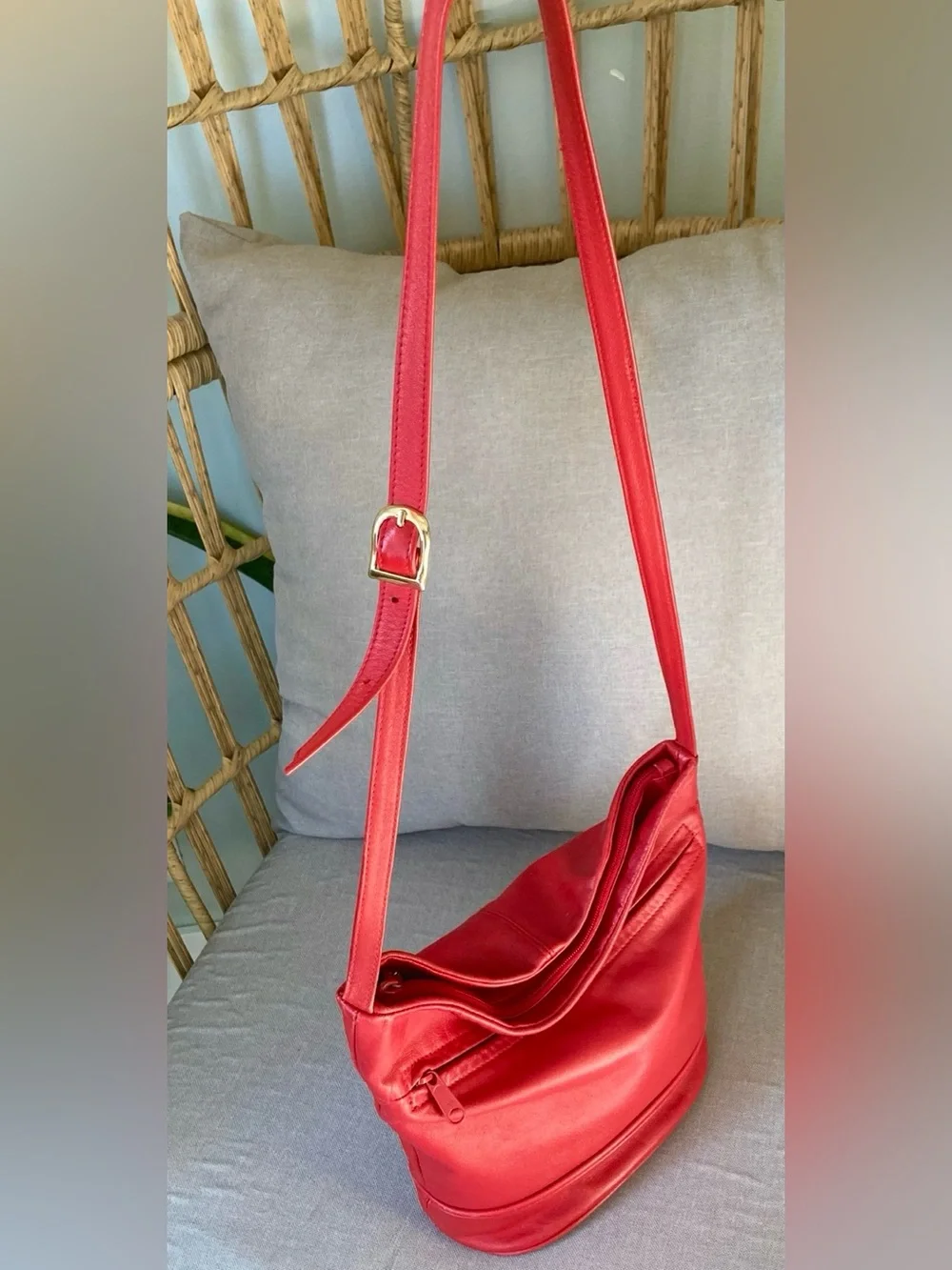 Rare 1970s Etra Red Leather Bucket Bag Crossbody Vintage Purse
